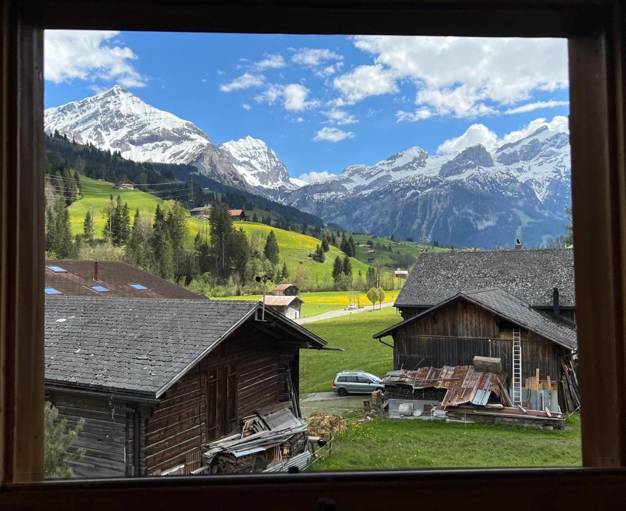 Beautiful Apartment With Stunning View Gsteig Bagian luar foto