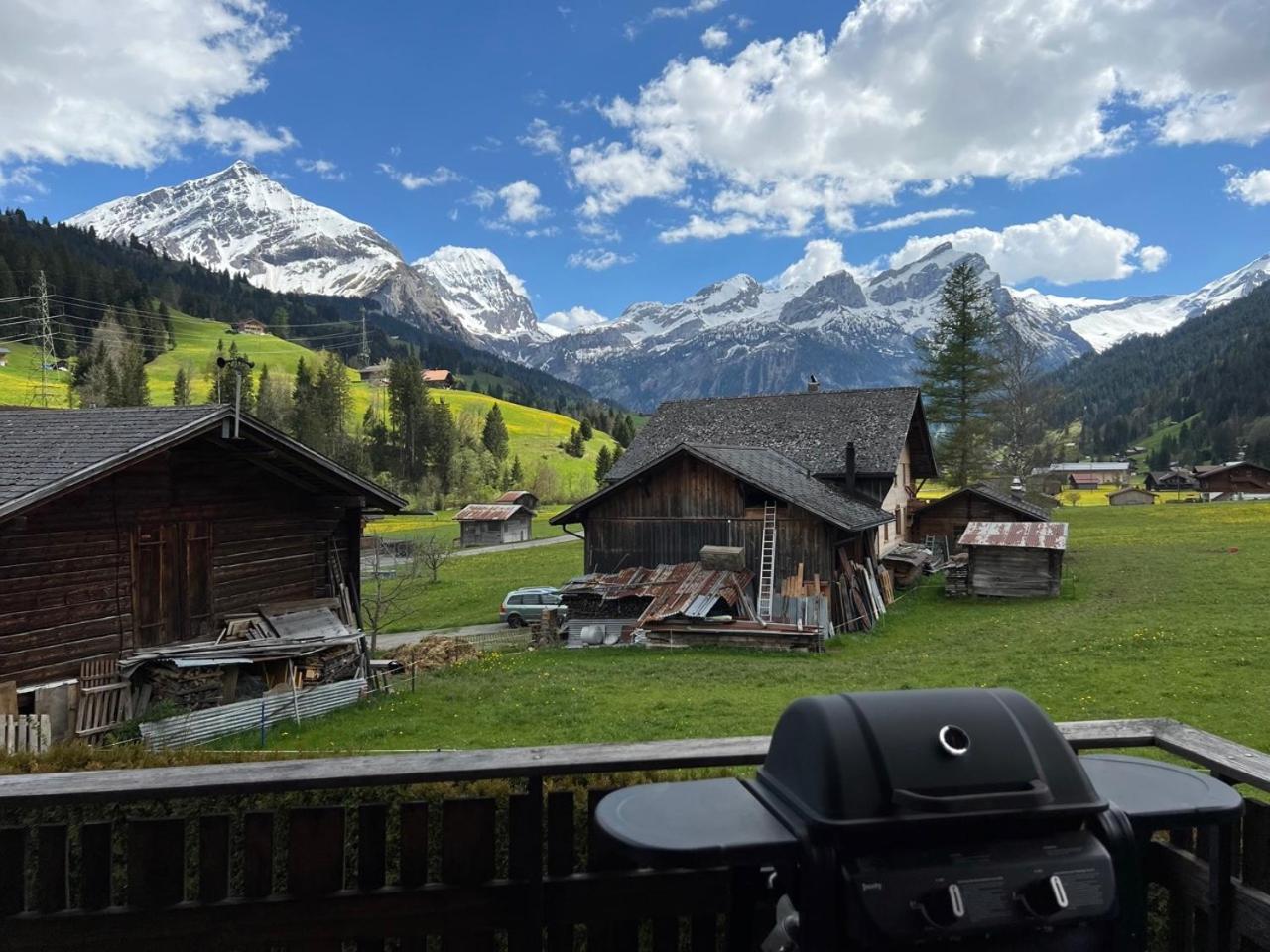 Beautiful Apartment With Stunning View Gsteig Bagian luar foto