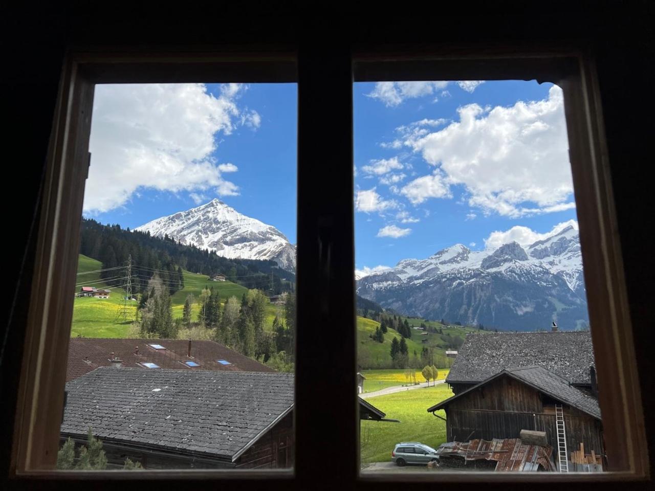 Beautiful Apartment With Stunning View Gsteig Bagian luar foto