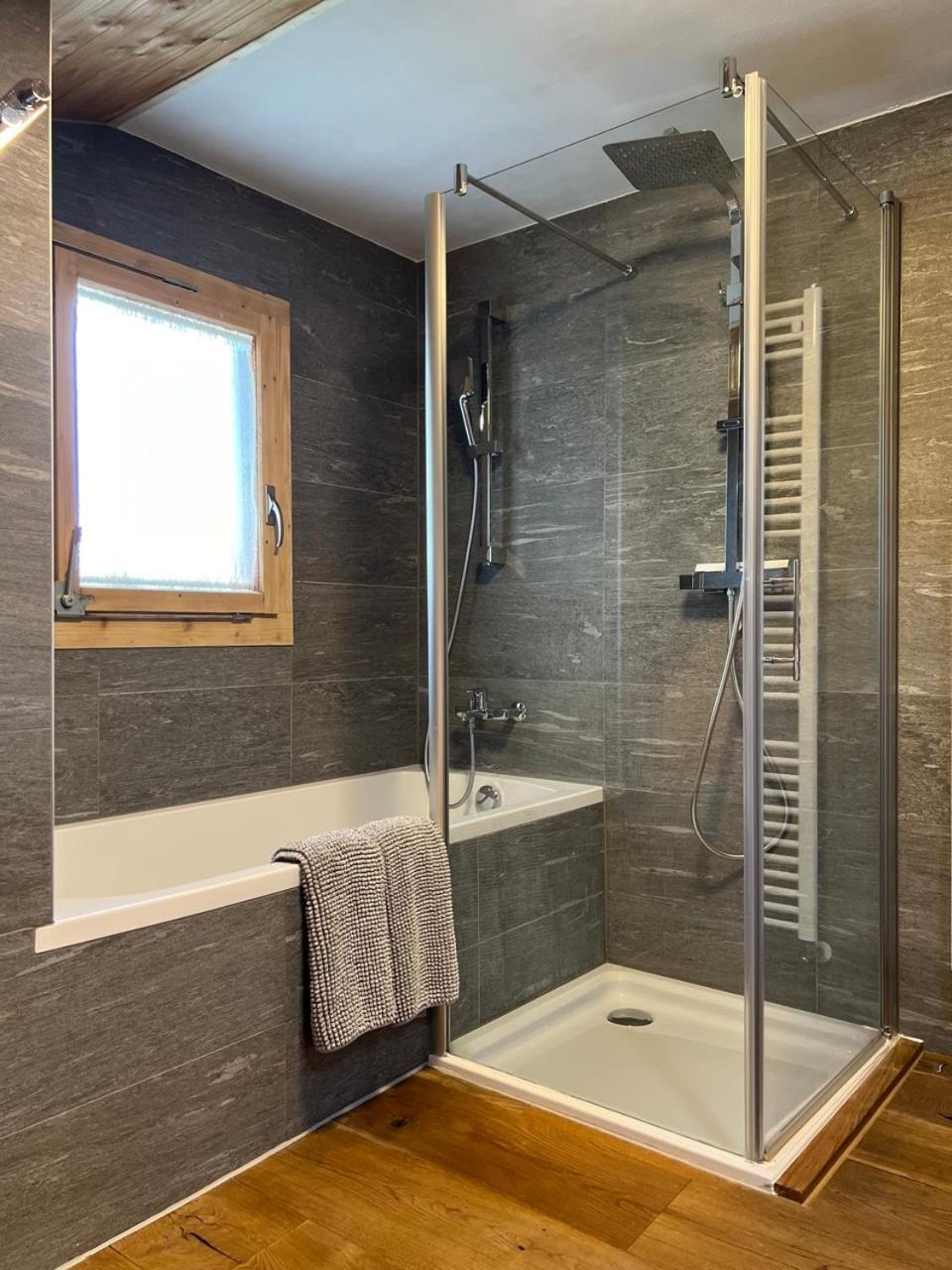 Beautiful Apartment With Stunning View Gsteig Bagian luar foto